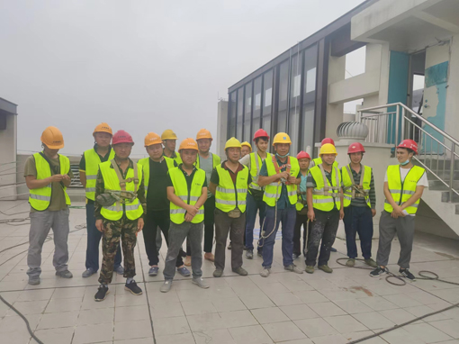 為廣州某房地產(chǎn)開(kāi)發(fā)有限公司提供專業(yè)防水補(bǔ)漏施工